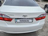 Toyota Camry 2017 годаfor13 800 000 тг. в Шымкент – фото 3