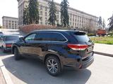 Toyota Highlander 2017 года за 18 300 000 тг. в Алматы – фото 3