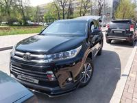 Toyota Highlander 2017 года за 17 900 000 тг. в Алматы