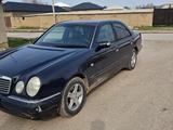 Mercedes-Benz E 200 1995 года за 1 600 000 тг. в Шымкент – фото 4