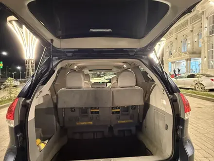 Toyota Sienna 2014 года за 13 000 000 тг. в Актобе – фото 6