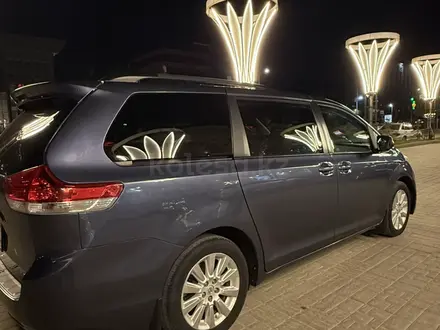 Toyota Sienna 2014 года за 13 000 000 тг. в Актобе – фото 7