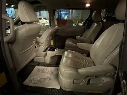 Toyota Sienna 2014 года за 13 000 000 тг. в Актобе – фото 4