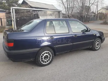 Volkswagen Vento 1996 года за 1 800 000 тг. в Караганда – фото 3