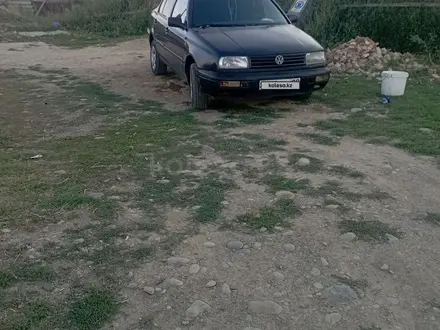 Volkswagen Vento 1992 года за 900 000 тг. в Тараз – фото 3