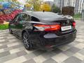 Toyota Camry 2021 года за 16 900 000 тг. в Алматы – фото 7