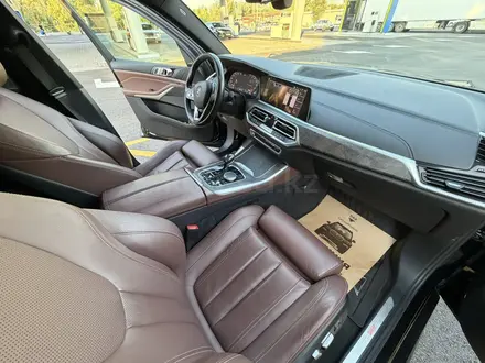 BMW X5 2021 года за 32 000 000 тг. в Алматы – фото 15