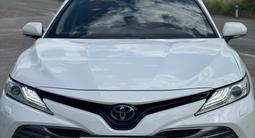 Toyota Camry 2018 годаүшін13 900 000 тг. в Алматы – фото 2