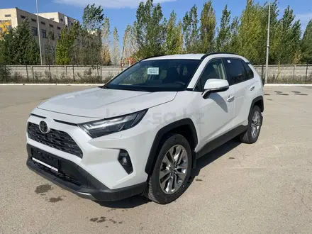 Toyota RAV4 Luxe+ 2025 года за 21 500 000 тг. в Актобе – фото 2