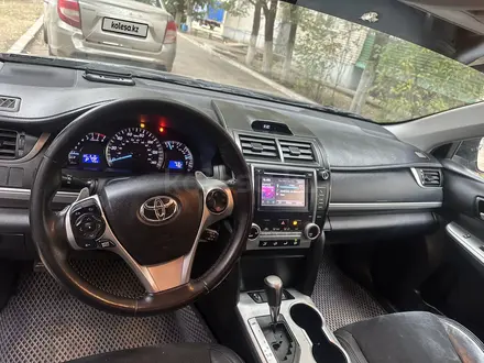 Toyota Camry 2014 года за 6 500 000 тг. в Уральск – фото 7