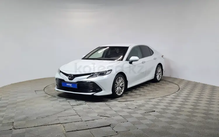Toyota Camry 2018 годаүшін10 650 000 тг. в Алматы