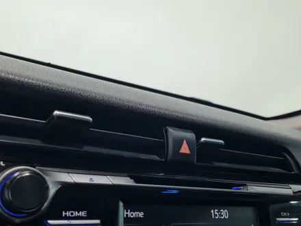Toyota Camry 2018 года за 10 650 000 тг. в Алматы – фото 18