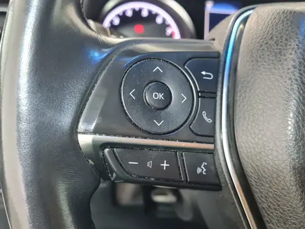 Toyota Camry 2018 года за 10 650 000 тг. в Алматы – фото 20