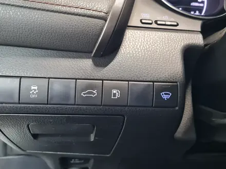 Toyota Camry 2018 года за 10 650 000 тг. в Алматы – фото 22
