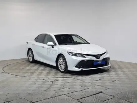 Toyota Camry 2018 года за 10 650 000 тг. в Алматы – фото 3