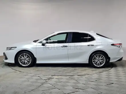Toyota Camry 2018 года за 10 650 000 тг. в Алматы – фото 8