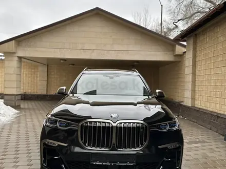BMW X7 2022 года за 85 000 000 тг. в Алматы