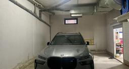 BMW X7 2023 года за 77 777 777 тг. в Караганда