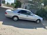 Mercedes-Benz E 230 1995 года за 3 100 000 тг. в Костанай – фото 2