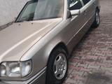 Mercedes-Benz E 220 1994 годаүшін2 600 000 тг. в Алматы