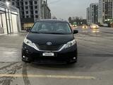 Toyota Sienna 2014 года за 12 500 000 тг. в Алматы