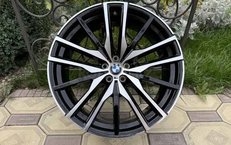 Оригинальные диски R22 на BMW X5 (G05), BMW X6 (G06), BMW X7 (G07) БМВ за 1 060 000 тг. в Алматы