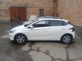 Hyundai i20 2023 года за 7 620 000 тг. в Усть-Каменогорск – фото 5