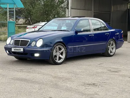 Mercedes-Benz E 320 2000 года за 6 400 000 тг. в Алматы – фото 2