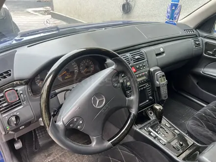 Mercedes-Benz E 320 2000 года за 6 400 000 тг. в Алматы – фото 21