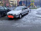 Volkswagen Passat 1994 годаүшін1 550 000 тг. в Семей