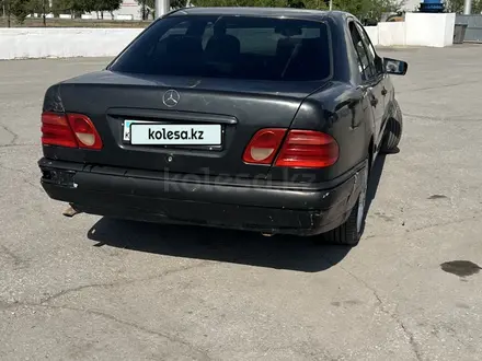 Mercedes-Benz E 230 1995 года за 1 300 000 тг. в Караганда – фото 5