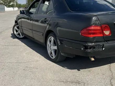 Mercedes-Benz E 230 1995 года за 1 300 000 тг. в Караганда – фото 8