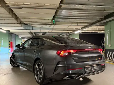 Kia K5 2021 года за 9 800 000 тг. в Алматы
