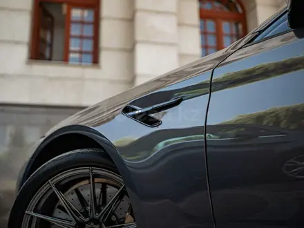 BMW M5 2018 года за 45 000 000 тг. в Алматы – фото 15
