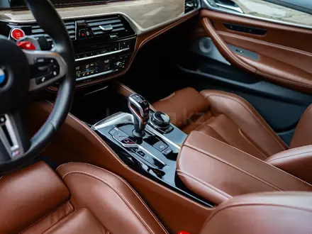 BMW M5 2018 года за 45 000 000 тг. в Алматы – фото 28