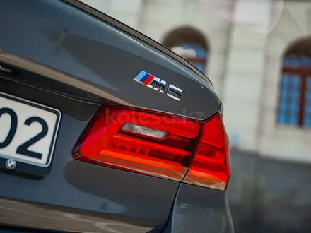 BMW M5 2018 года за 45 000 000 тг. в Алматы – фото 9