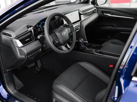 Toyota Camry Luxe 2026 года за 23 190 000 тг. в Астана – фото 5