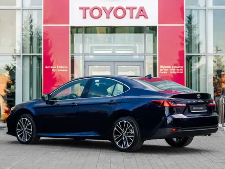 Toyota Camry Luxe 2026 года за 23 190 000 тг. в Астана – фото 3