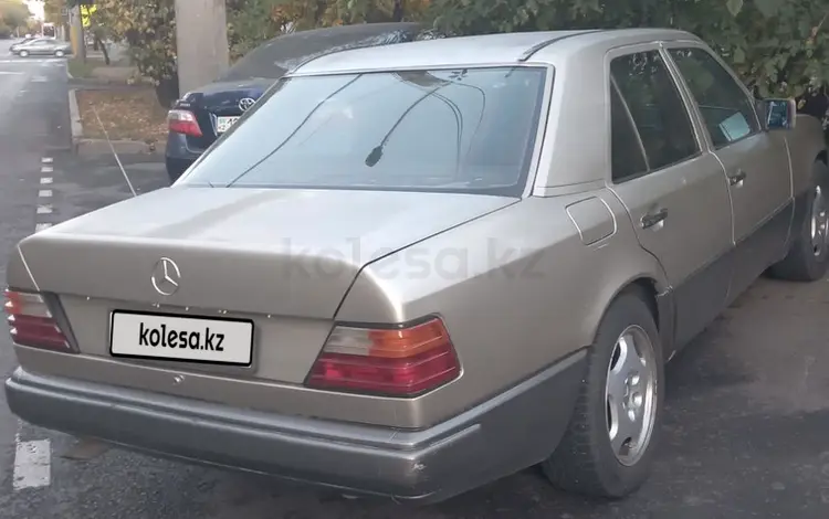 Mercedes-Benz E 230 1992 года за 1 100 000 тг. в Алматы