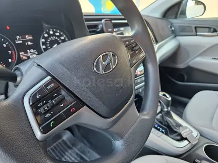 Hyundai Elantra 2018 года за 5 800 000 тг. в Актау