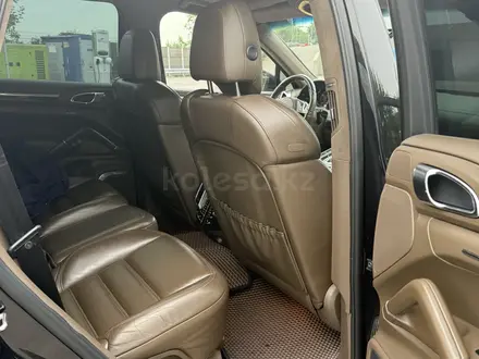 Porsche Cayenne 2011 года за 14 500 000 тг. в Алматы – фото 13