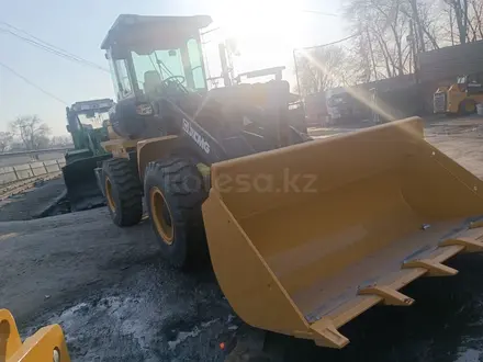 XCMG  Погрузчик фронтальный XCMG LW330KZ 2023 года в Шымкент – фото 14