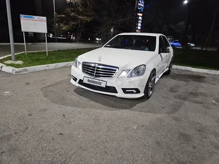 Mercedes-Benz E 200 2011 года за 7 700 000 тг. в Алматы – фото 10