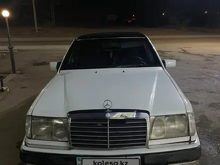 Mercedes-Benz E 200 1991 года за 1 000 000 тг. в Жезказган