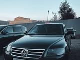 Volkswagen Touareg 2005 года за 5 999 900 тг. в Уральск