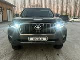 Toyota Land Cruiser Prado 2018 годаfor20 990 000 тг. в Актобе