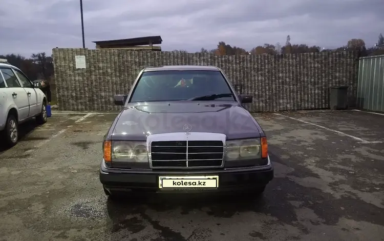 Mercedes-Benz E 220 1992 годаүшін2 300 000 тг. в Алматы