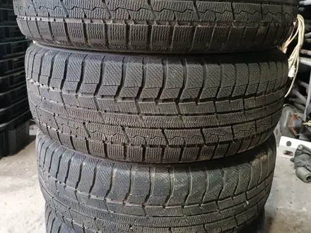 Резина зимняя 215/60 r17 TOYO свежедоставлена с Японии за 97 000 тг. в Алматы