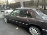 Mercedes-Benz E 280 1993 года за 1 800 000 тг. в Алматы – фото 5