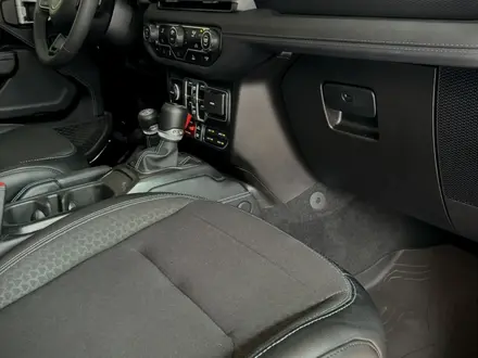 Jeep Wrangler 2024 года за 39 500 000 тг. в Алматы – фото 67